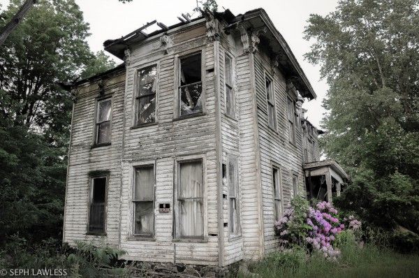 check-out-these-abandoned-houses-that-will-haunt-your-dreams