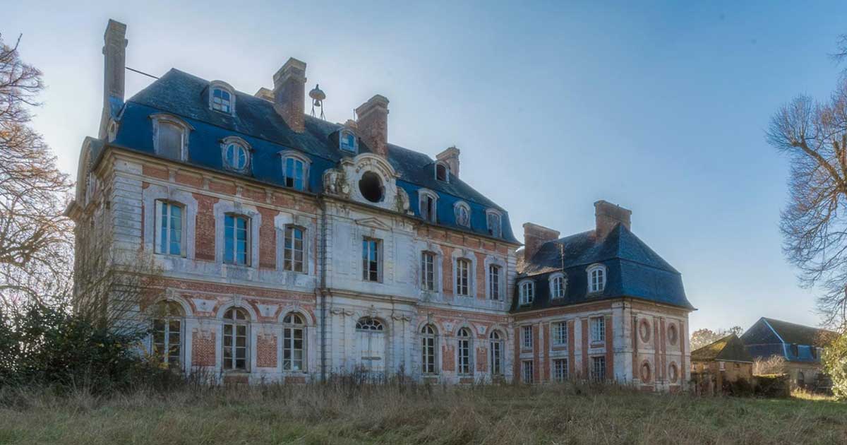 Chateau des Bustes: Step Inside This Abandoned French Mansion