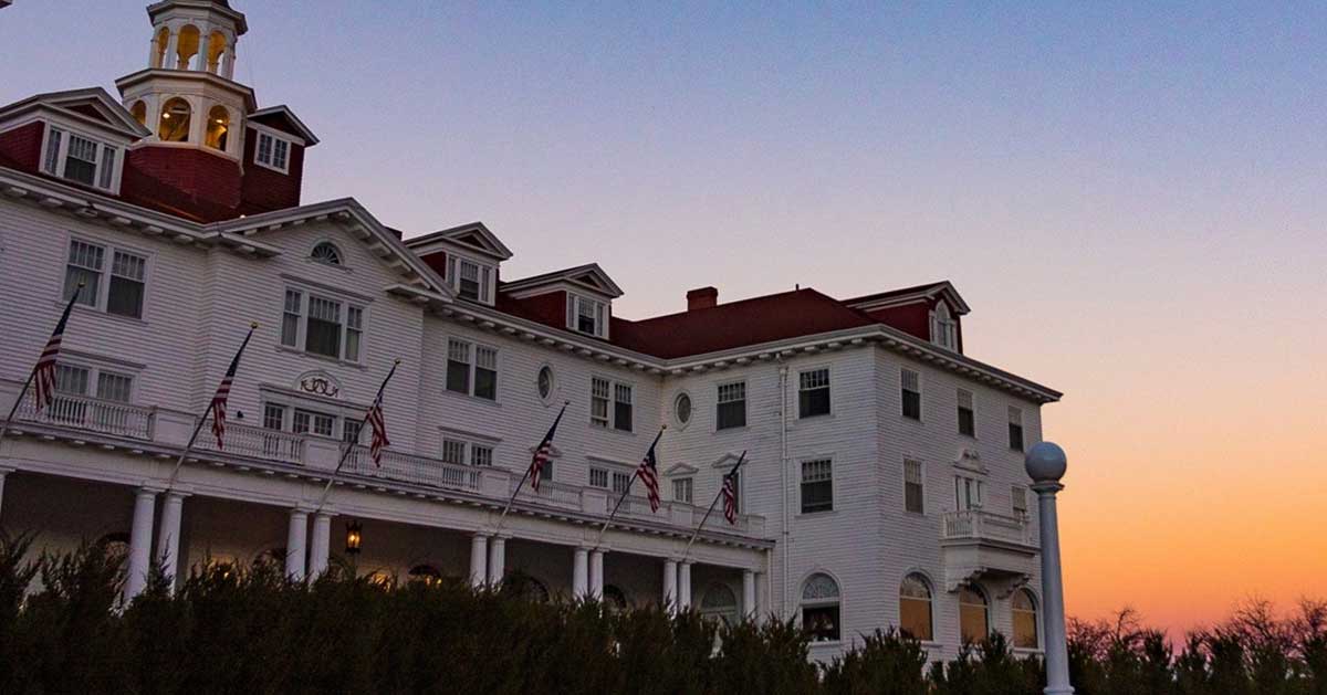 Stanley Hotel Ghost Couple Captures Spooky Image In Haunted Hotel stanley-hotel-ghost-couple-captures-spooky-image-in-haunted-hotel