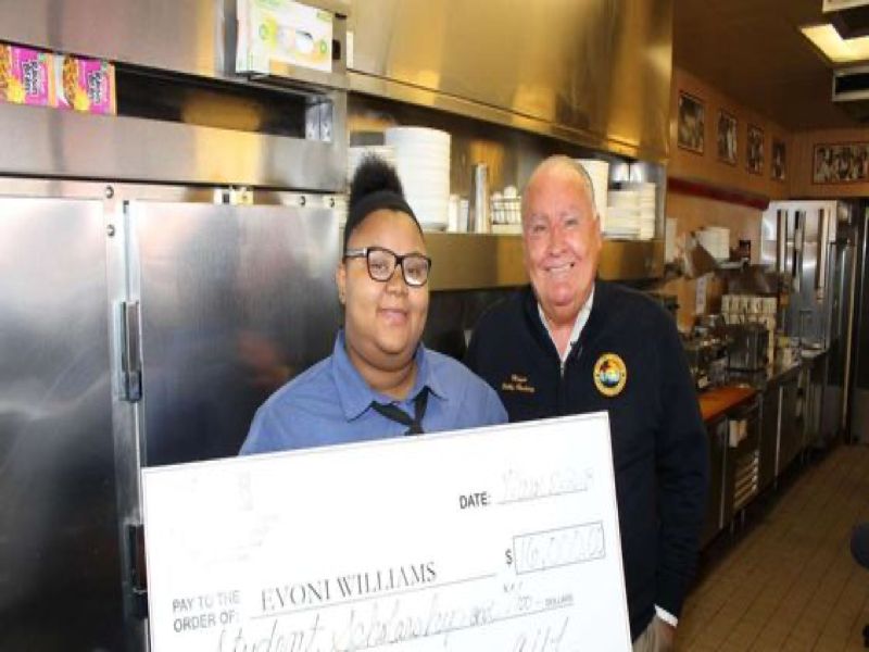 Waffle House Waitress Received A Scholarship Thanks To An Act Of Kindness