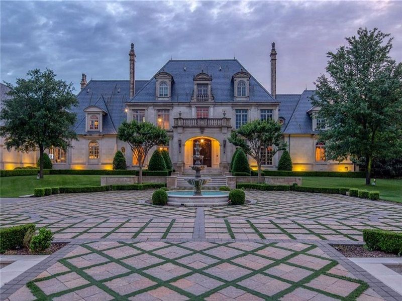 Tri-Mansion